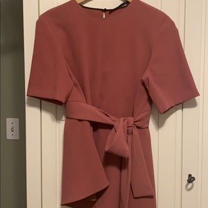 Dressy short sleeved top with tie